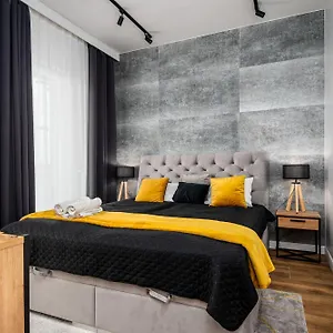 Wola Tower Deluxe Separate Bedroom With Free Garage - By Perfect Warszawa