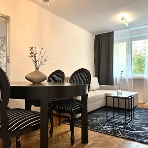 https://apt-wita-stwosza-self-check-in-20h.hotelswroclaw.com